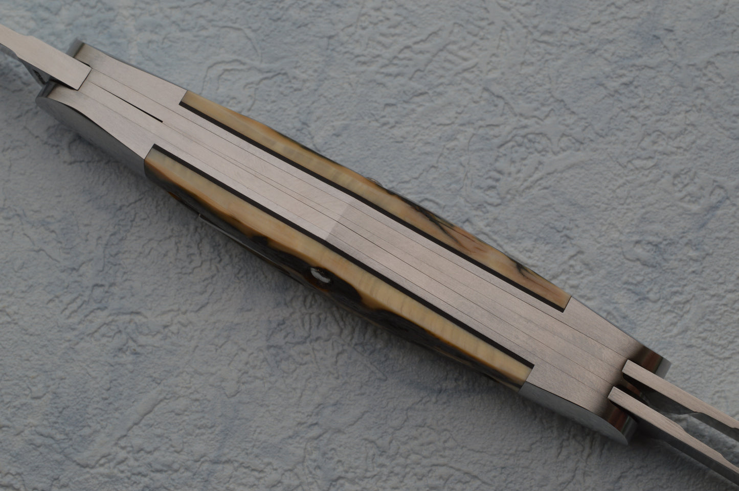 Luke Swenson 3-Blade Swell Center Split-Back Whittler, Premium Fossil Slip-Joint Folding Knife