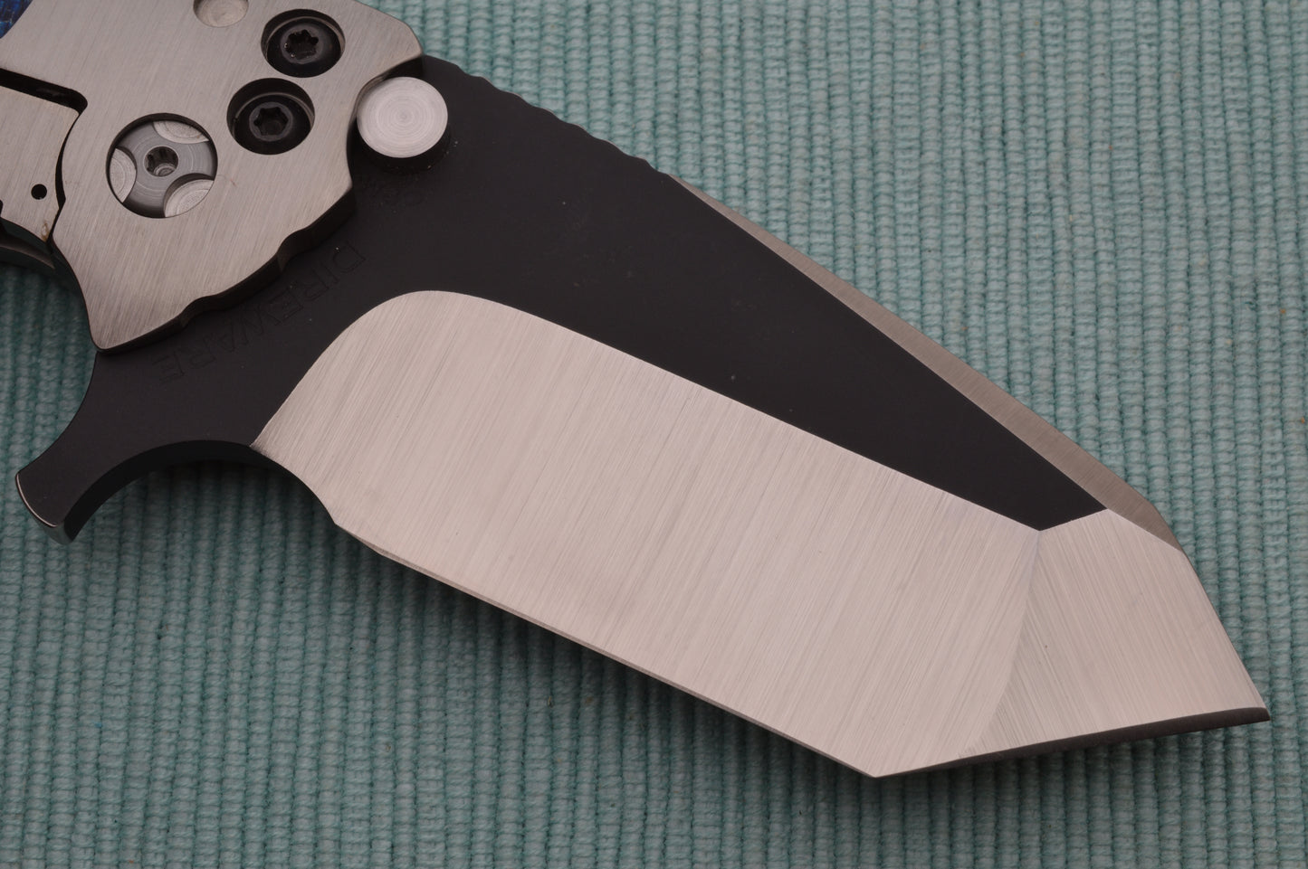 Direware SOLO Flipper, Blue Silver Twill Inserts, Satin Blade Black Ceramic Flats