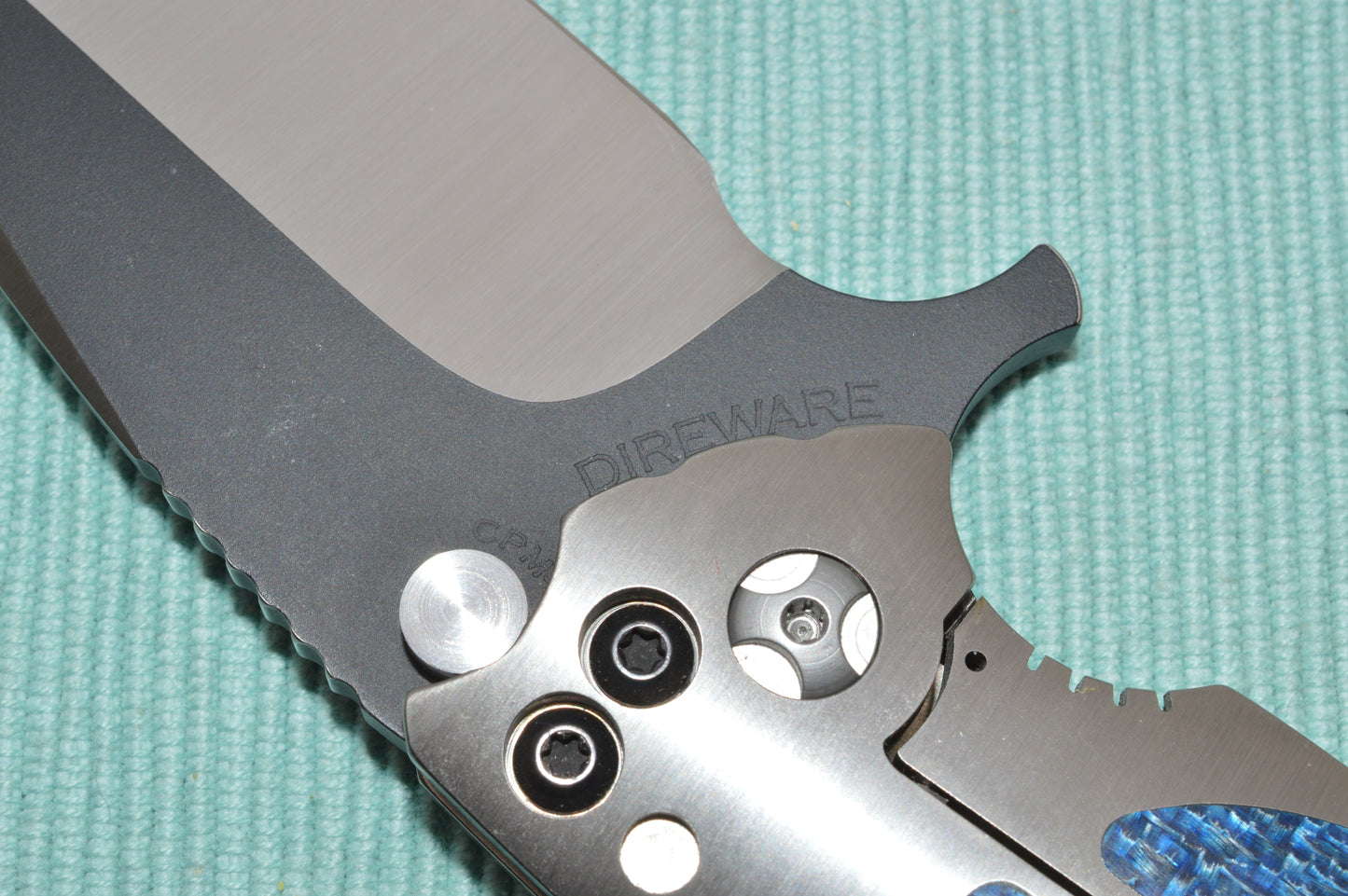 Direware SOLO Flipper, Blue Silver Twill Inserts, Satin Blade Black Ceramic Flats