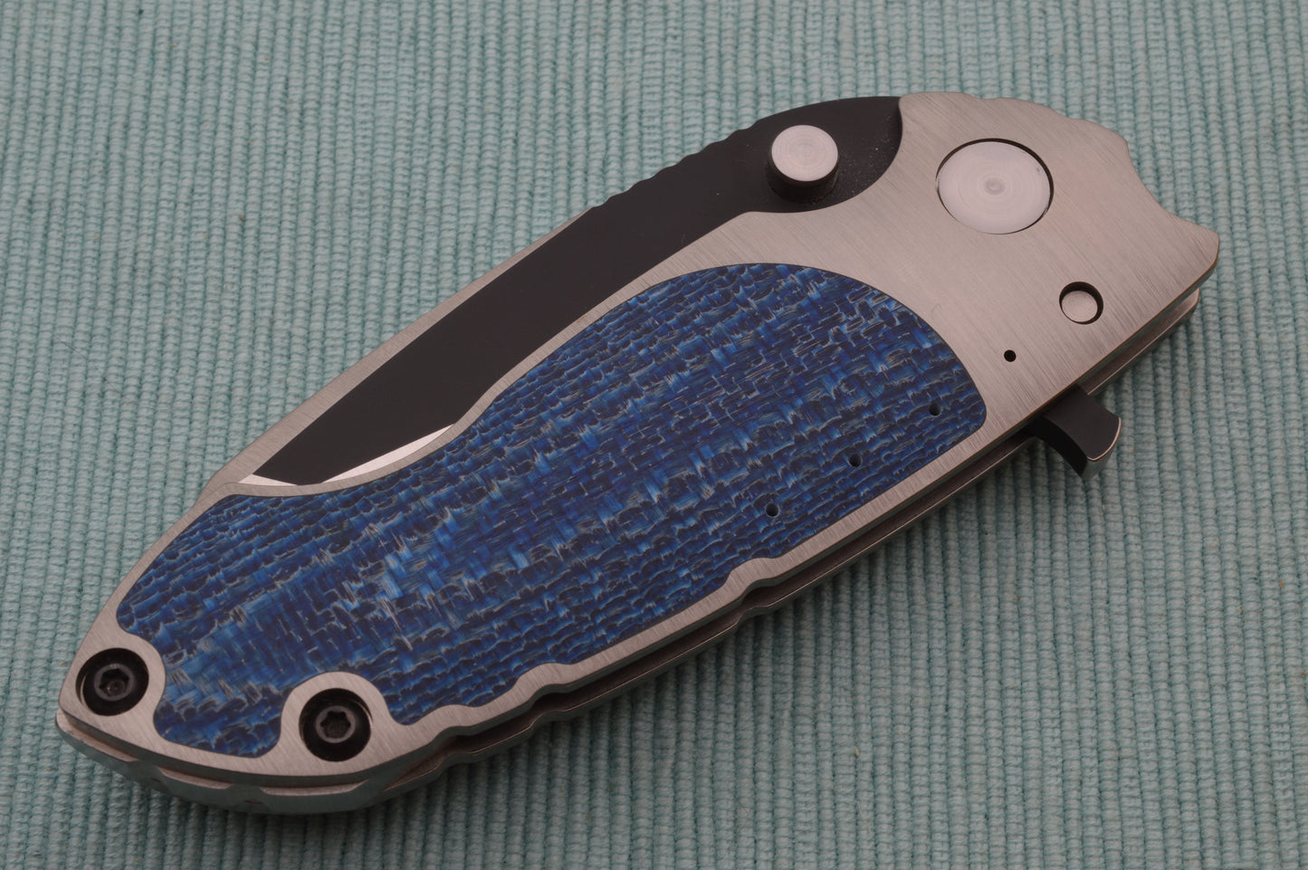 Direware SOLO Flipper, Blue Silver Twill Inserts, Satin Blade Black Ceramic Flats