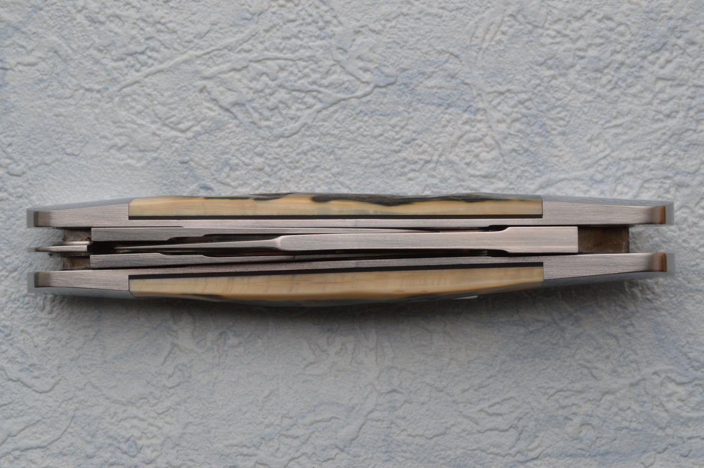 Luke Swenson 3-Blade Swell Center Split-Back Whittler, Premium Fossil Slip-Joint Folding Knife