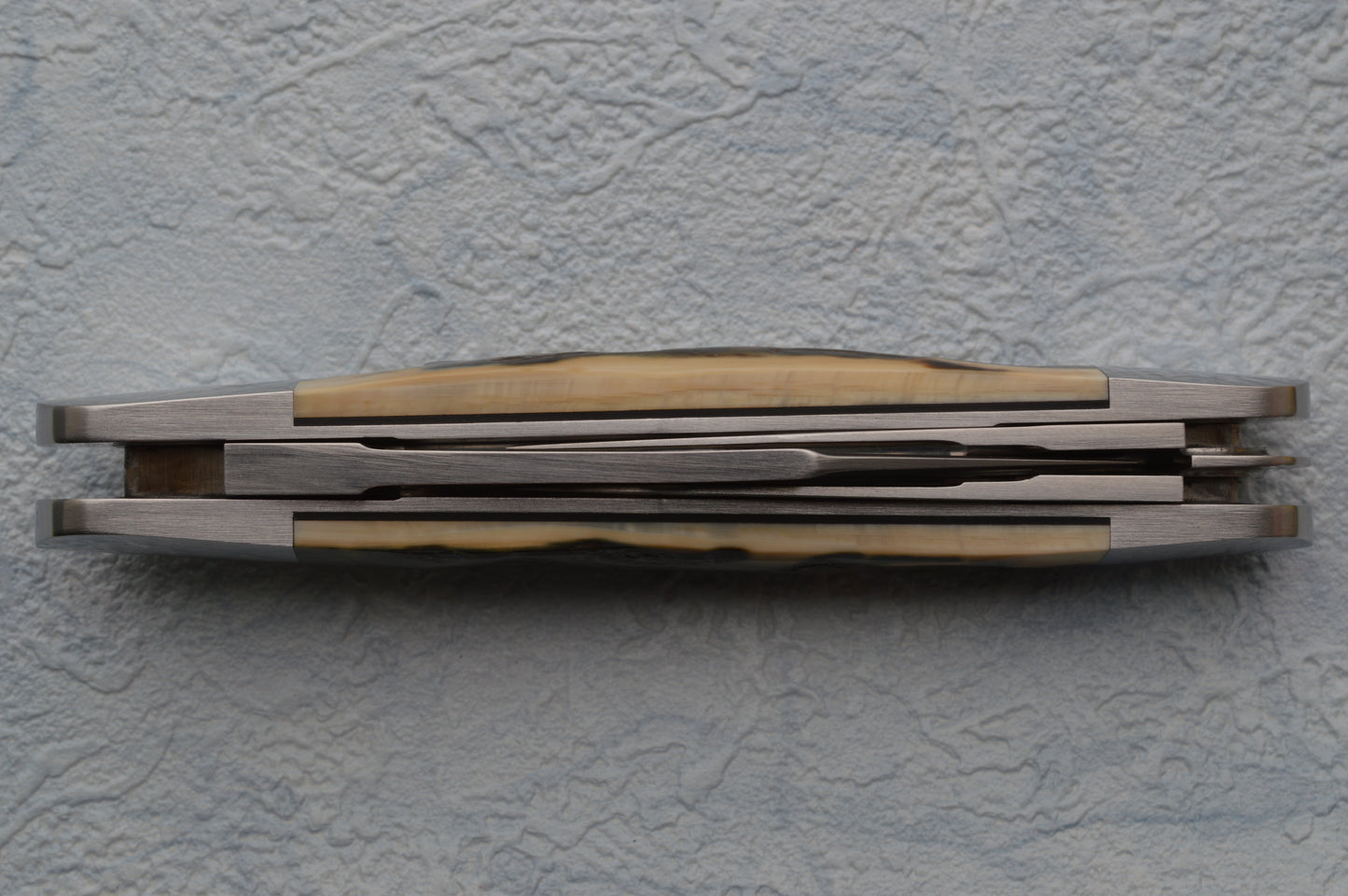 Luke Swenson 3-Blade Swell Center Split-Back Whittler, Premium Fossil Slip-Joint Folding Knife