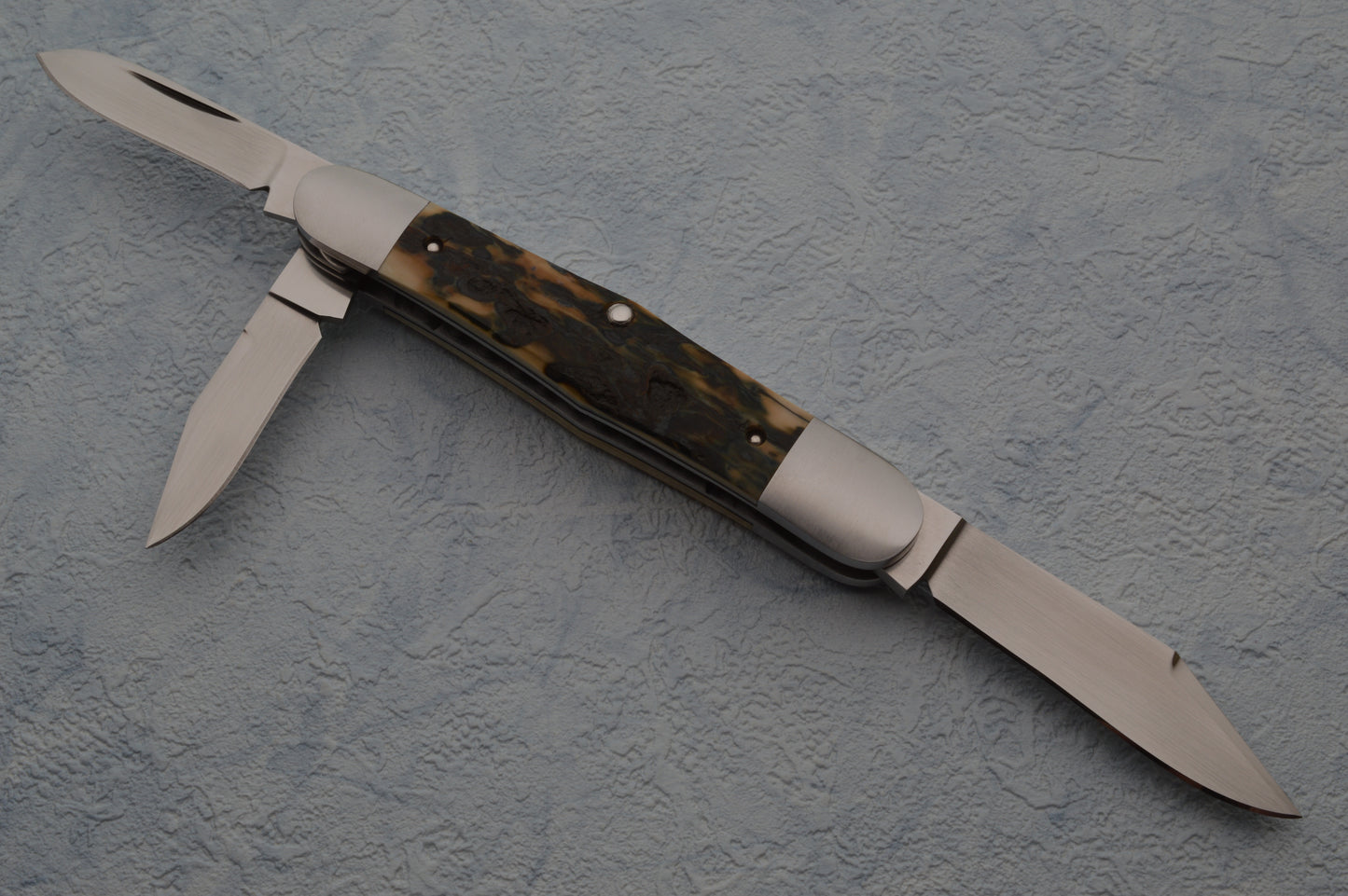 Luke Swenson 3-Blade Swell Center Split-Back Whittler, Premium Fossil Slip-Joint Folding Knife