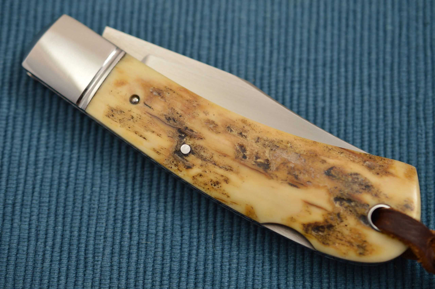 Toby Hill Lock-Back Trapper, Fossilized Scales, File-Work, 2019 Blade Show (SOLD)