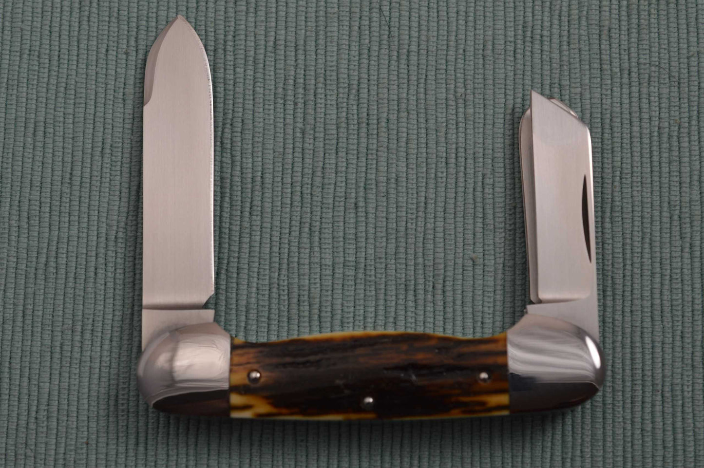 Bill Ruple Split-Back 3-Blade Canoe Whittler, Fossilized Scales (SOLD)